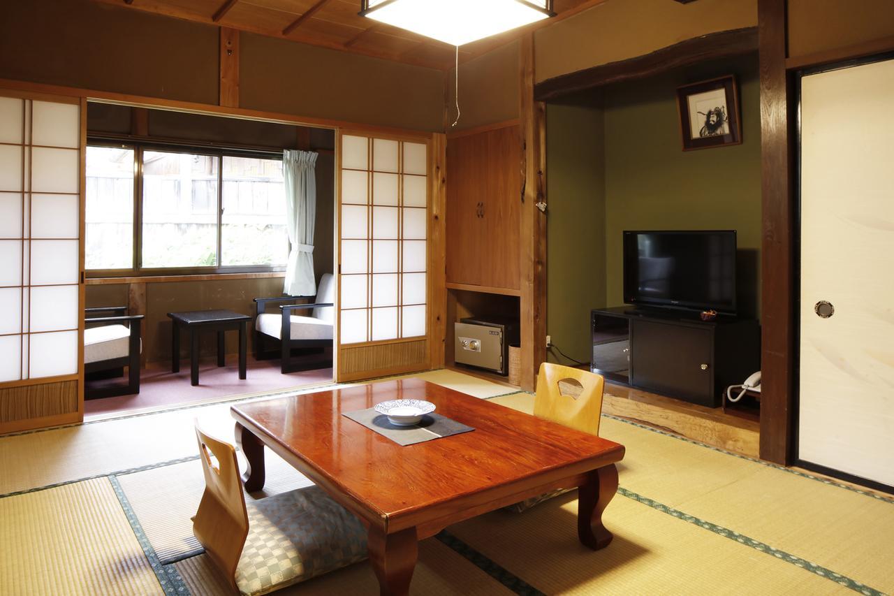 ホテル 湯西川温泉  上屋敷 平の高房 日光市 エクステリア 写真