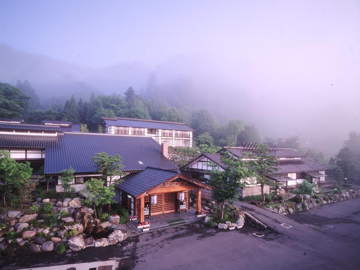 ホテル 湯西川温泉  上屋敷 平の高房 日光市 エクステリア 写真