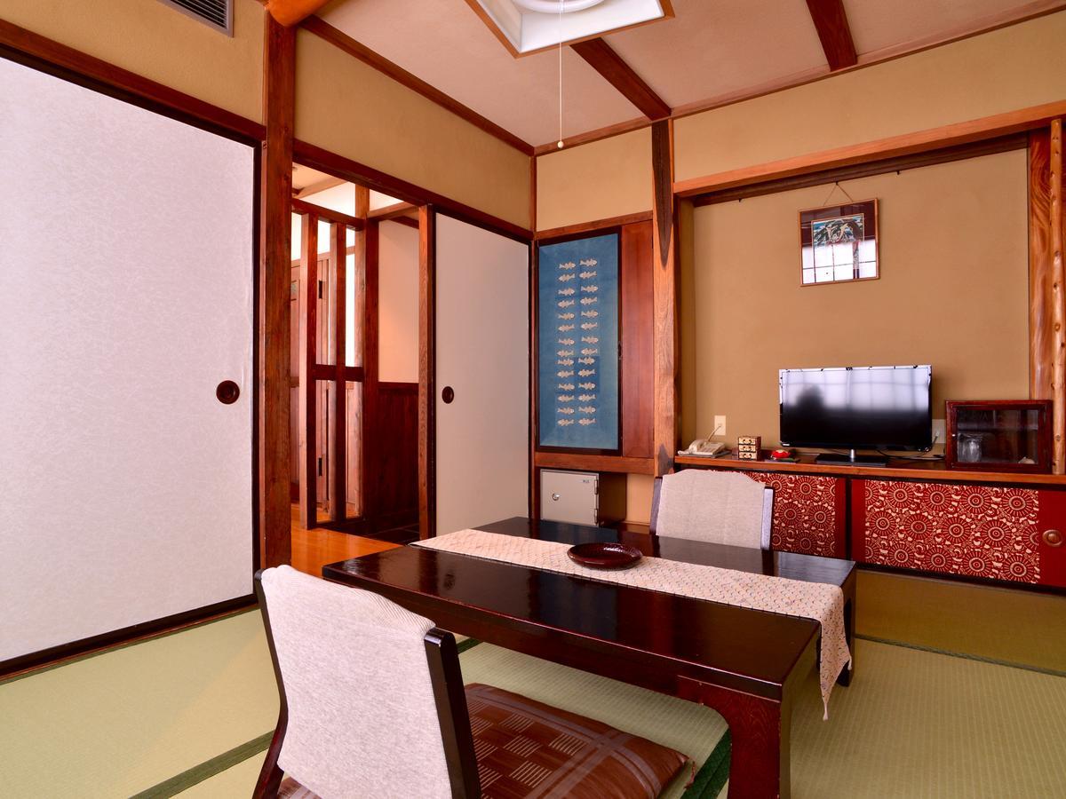 ホテル 湯西川温泉  上屋敷 平の高房 日光市 エクステリア 写真