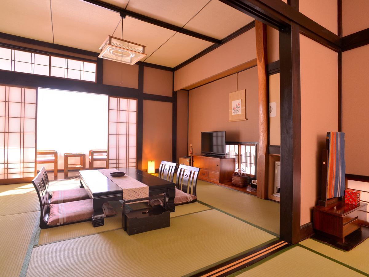 ホテル 湯西川温泉  上屋敷 平の高房 日光市 エクステリア 写真