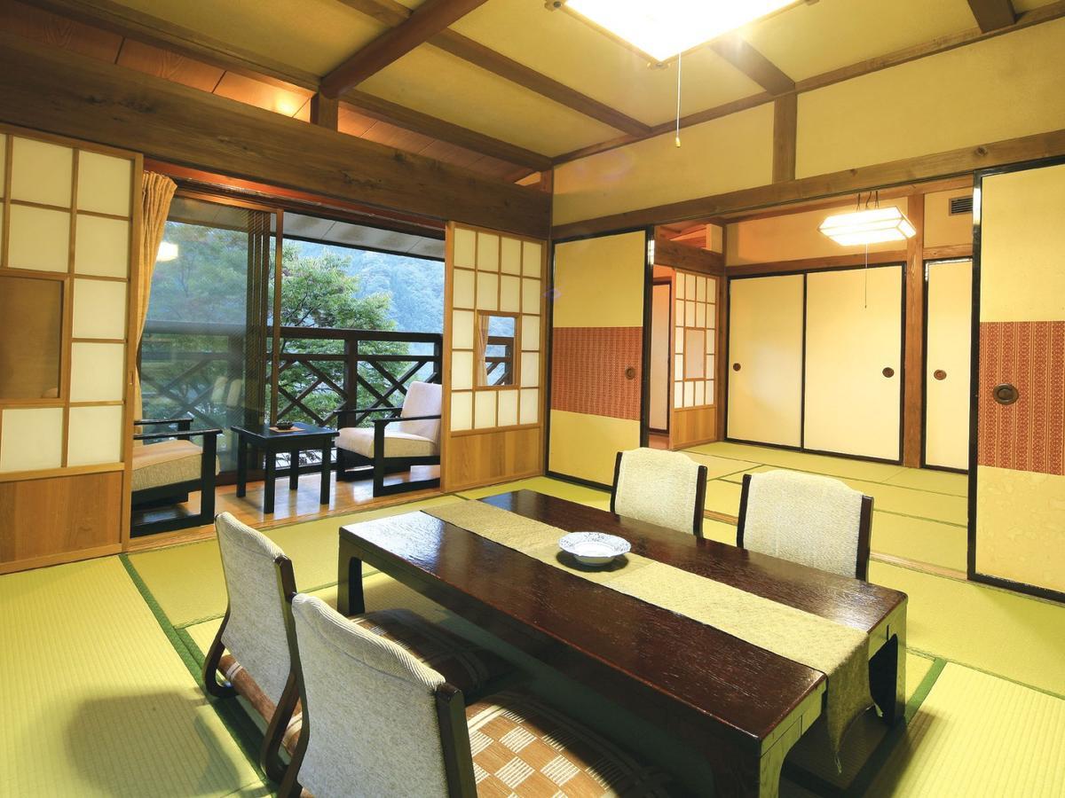 ホテル 湯西川温泉  上屋敷 平の高房 日光市 エクステリア 写真