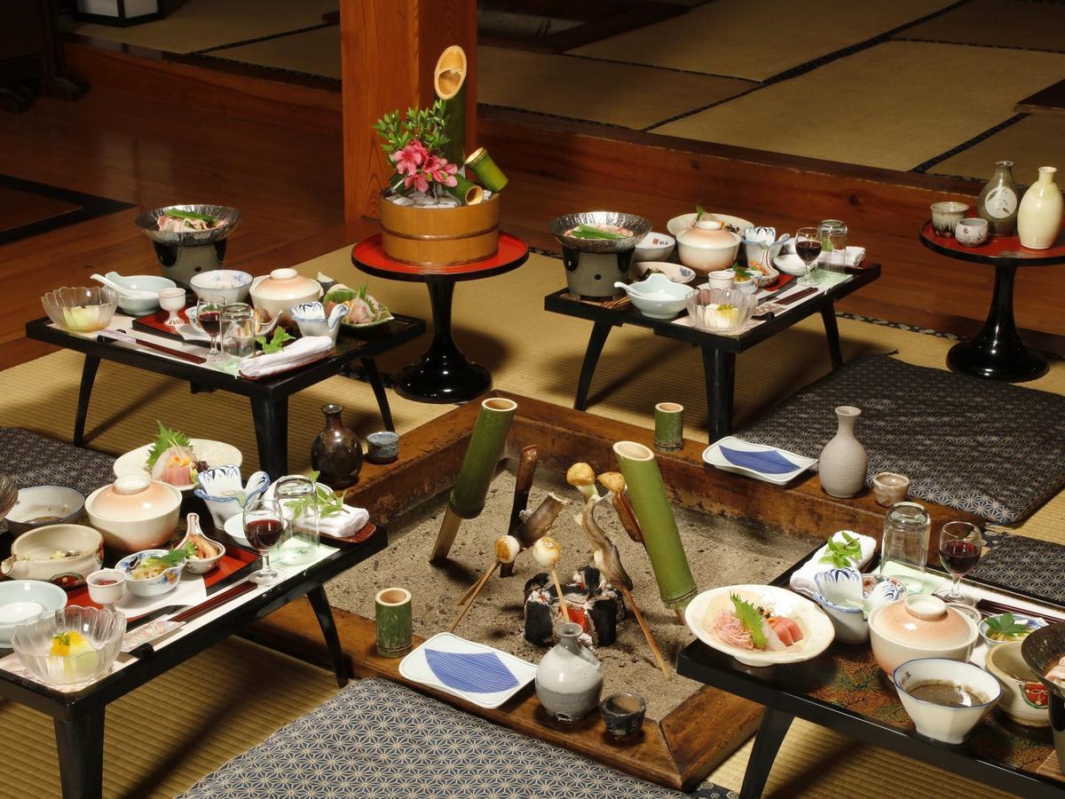 ホテル 湯西川温泉  上屋敷 平の高房 日光市 エクステリア 写真